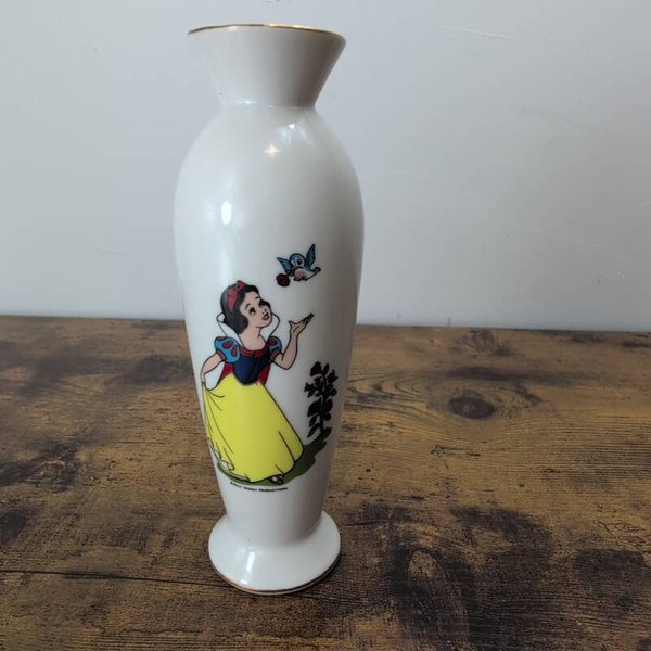Rare vintage Walt Disney snow white flower vase Made In Japan Bone China