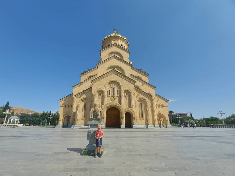 Luuk voor de Holy Trinity Cathedral 