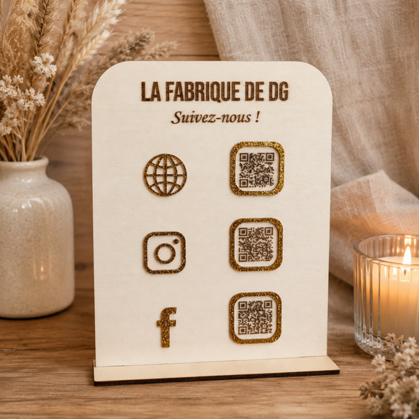 Panneau QR code personnalisé en bois – Réseaux sociaux & site internet