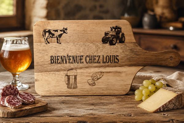 Planche à découper personnalisée en bois d’acacia – Image et message gravés