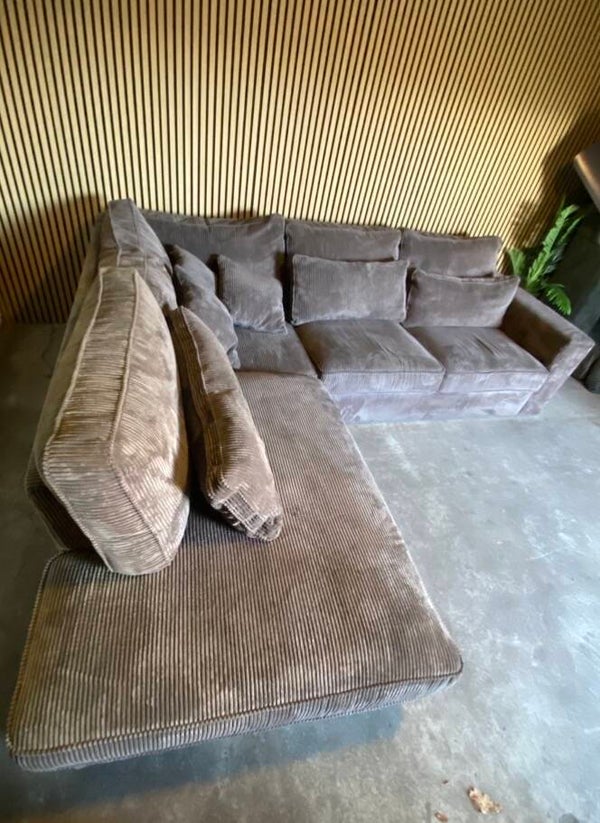 Bruine ribstof hoekbank