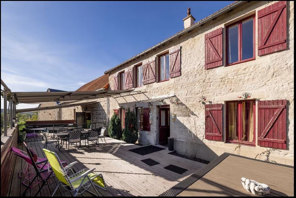 Maison de vacances en Auvergne avec piscine chauffée