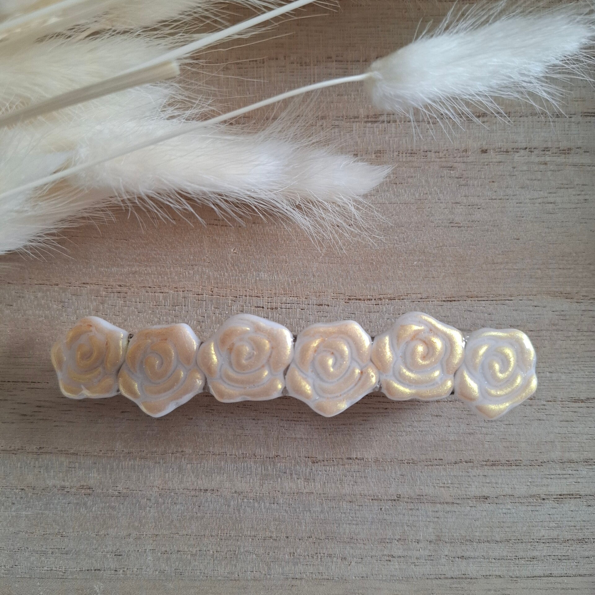 Haarspeld 10cm - wit/gouden minirozen