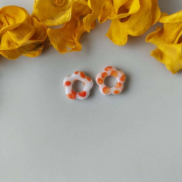 Minibloemen - Wit met oranje patroon