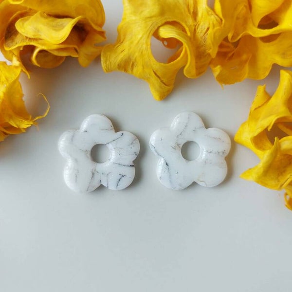 Grote bloemen - Wit met zwart marmer effect