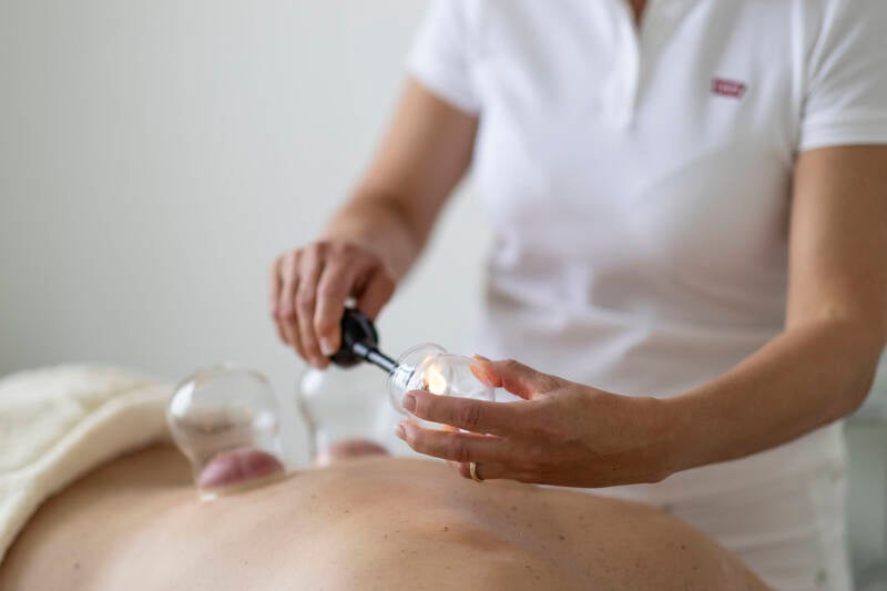 Schröpfmassage, Trockenschröpfen, Schröpfbehandlung