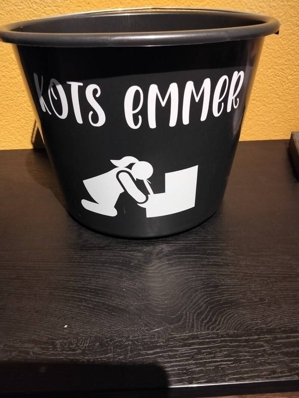 Kots emmer meisje