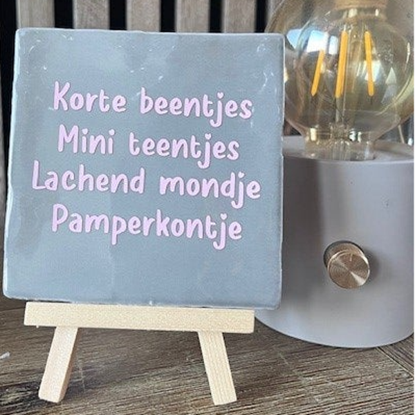 Tegeltje "korte beentjes... meisje"