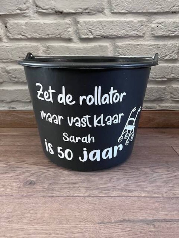 Zet de rollator maar vast klaar sarah is 50 jaar