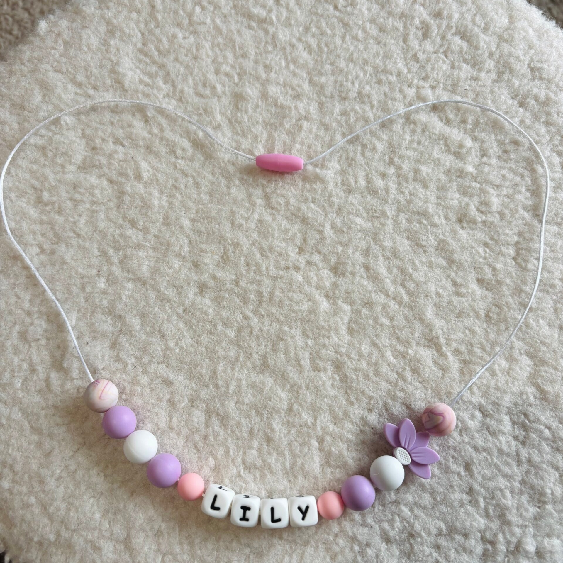 Collier d'allaitement demi-lune