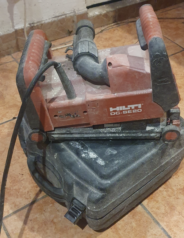 location Rainureuse hilti dc-se20