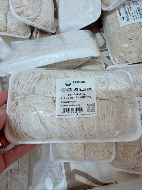 Yellow noodle (Large) 500g บะหมี่เหลืองเป๊าะสด