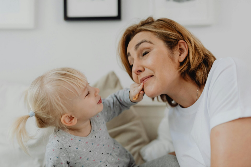 English and Dutch speaking babysitter wedding France