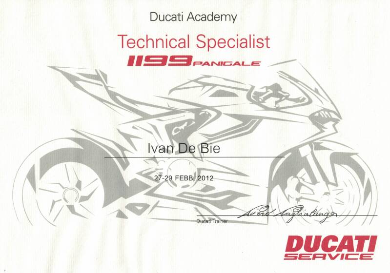 2012-panigale-standard-2qnbvw.jpg