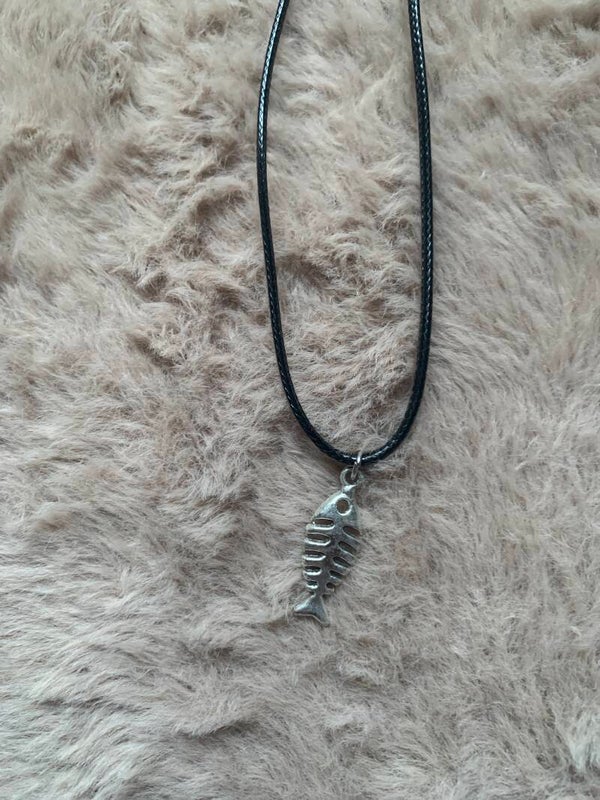 Zwart met zilver ketting vis