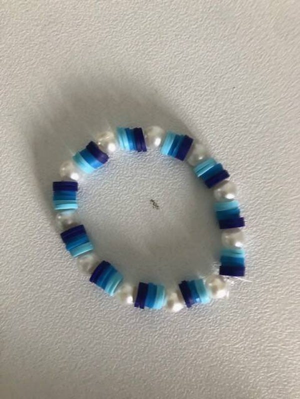 blauw met zoetwaterparels armband