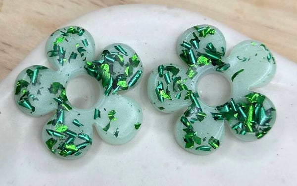 1351