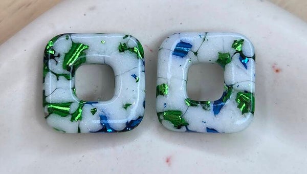 2216