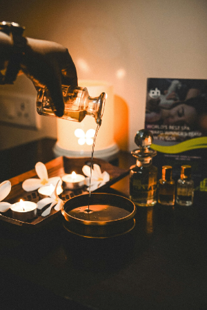 Aroma Touch massage met lavendelolie bij Thai Thawe Beauty Spa Amsterdam De Pijp