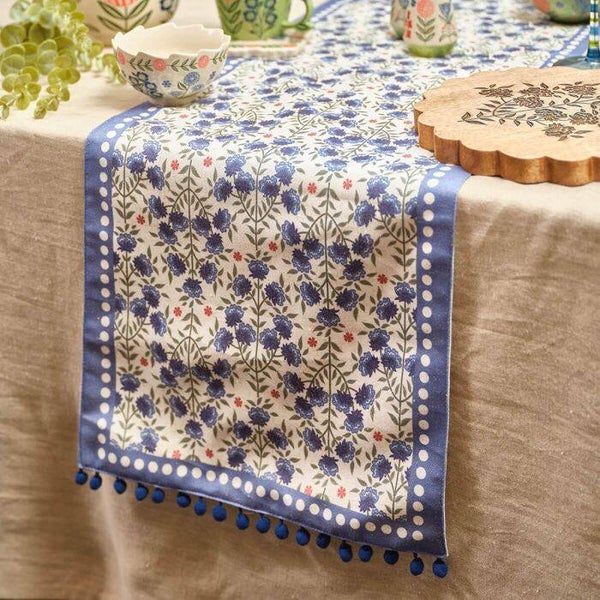 Flourish & Foliage Table Runner