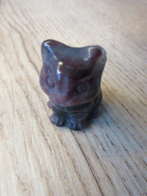 Kat Zittend Granaat (#101)