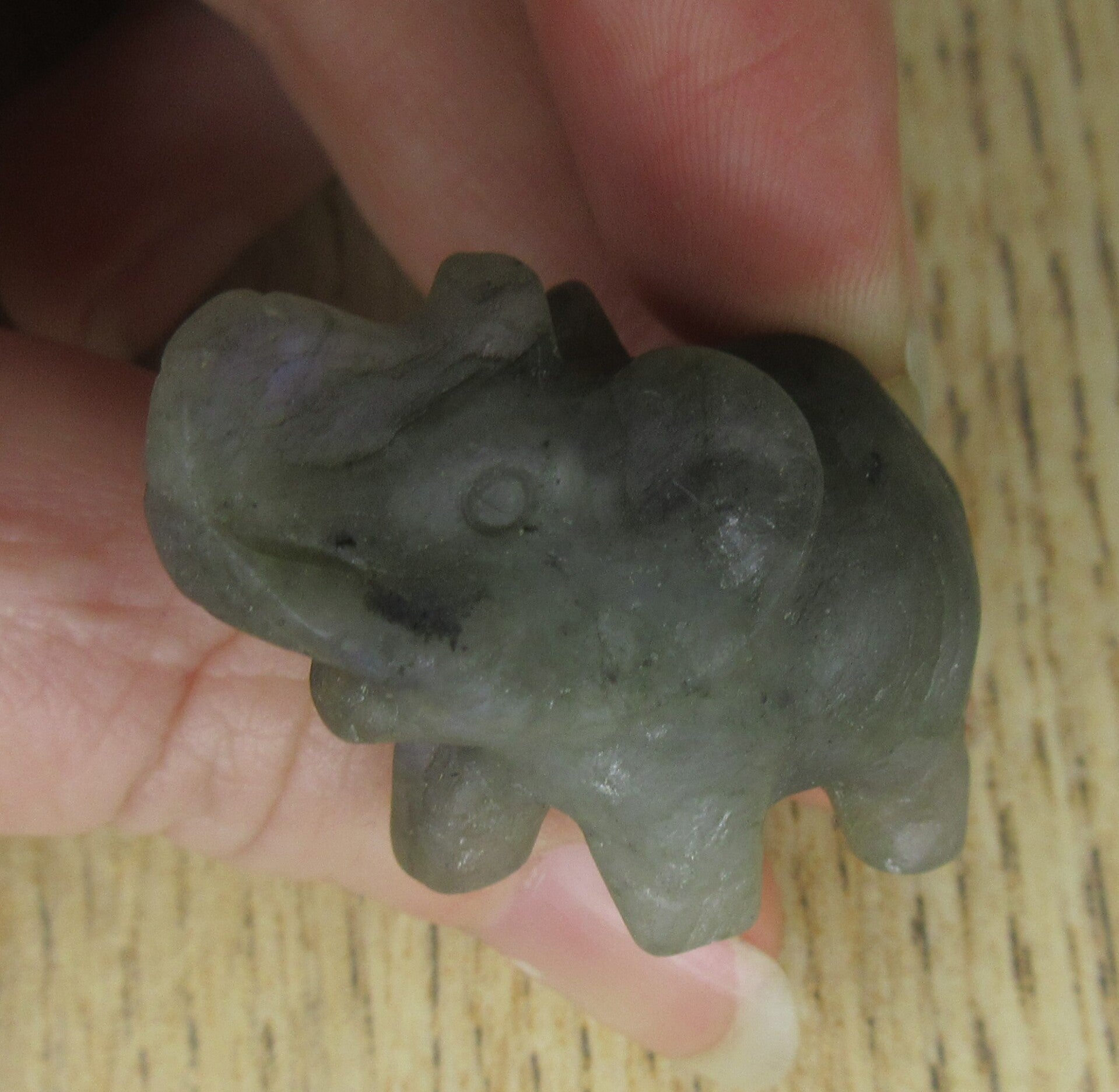 Olifant klein Labradoriet (#325)