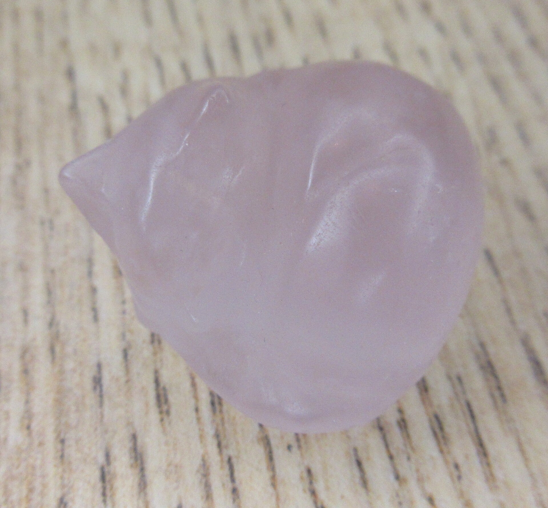 Kat Liggend klein Rozenkwarts (#327)