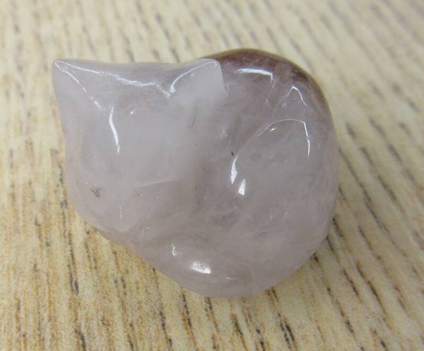 Kat Liggend klein Hematoide kwarts (#328)