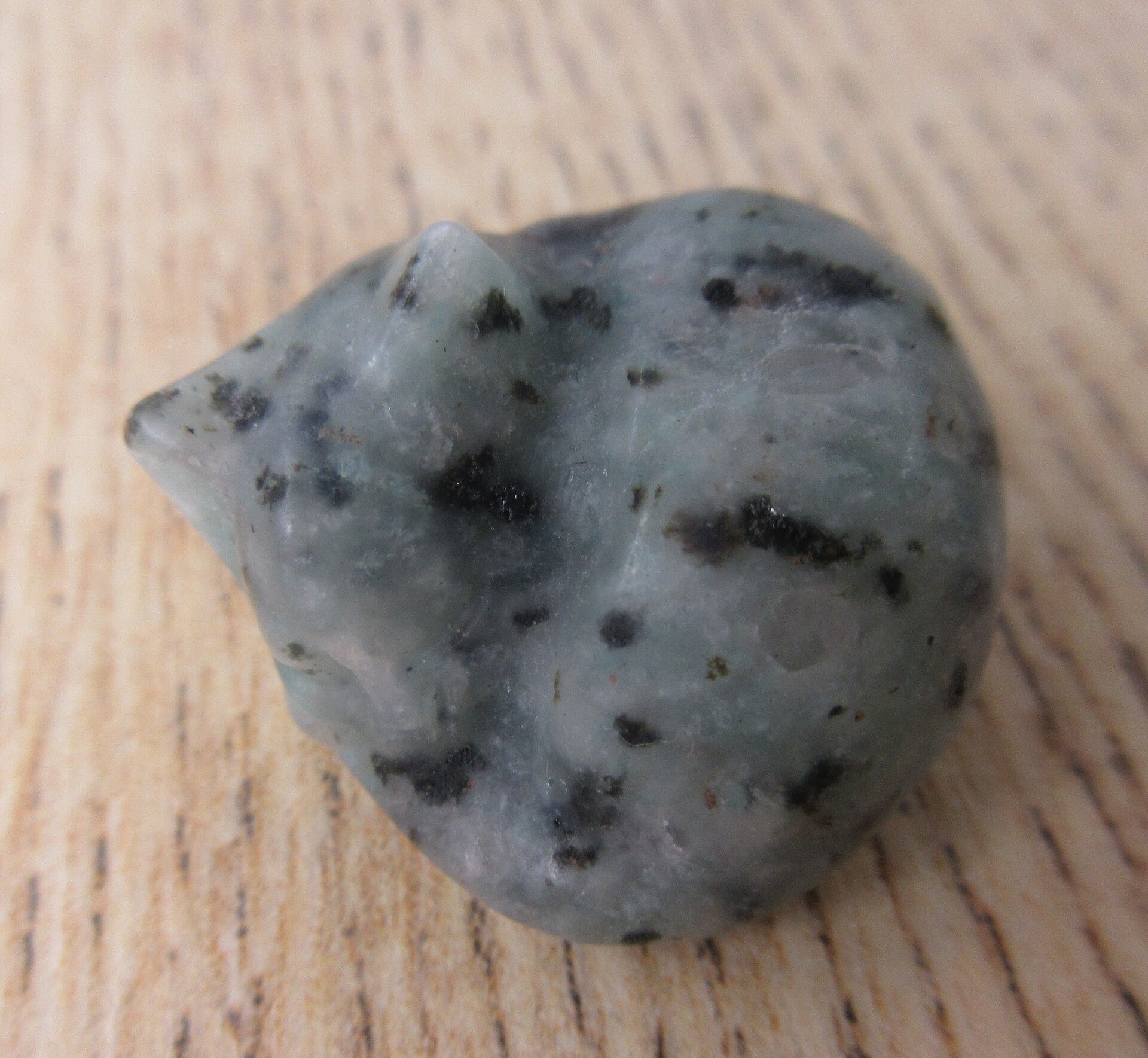 Kat Liggend klein Kiwi/Lotus Jaspis  (#329)