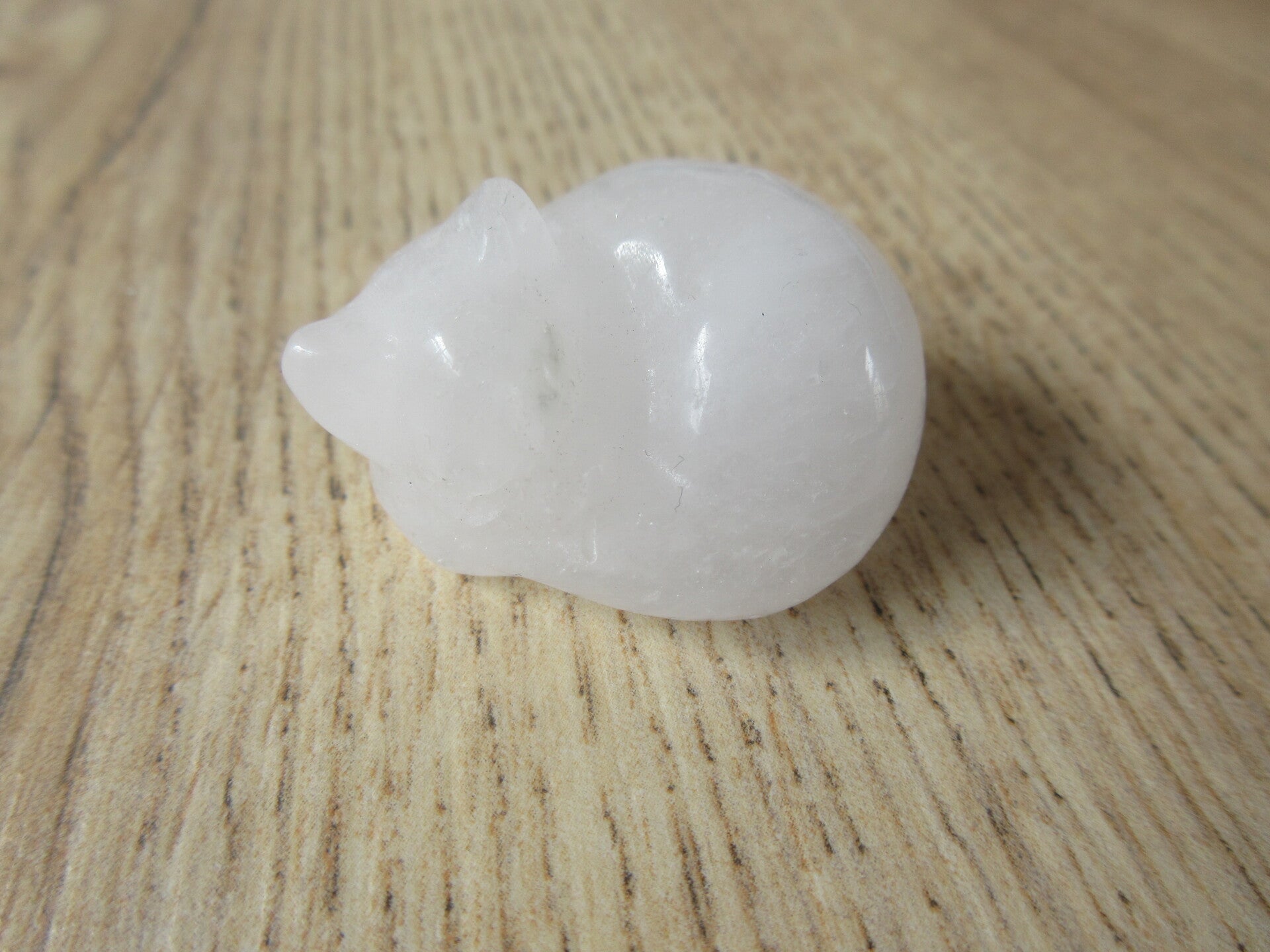 Kat liggend Witte kwarts (#63)