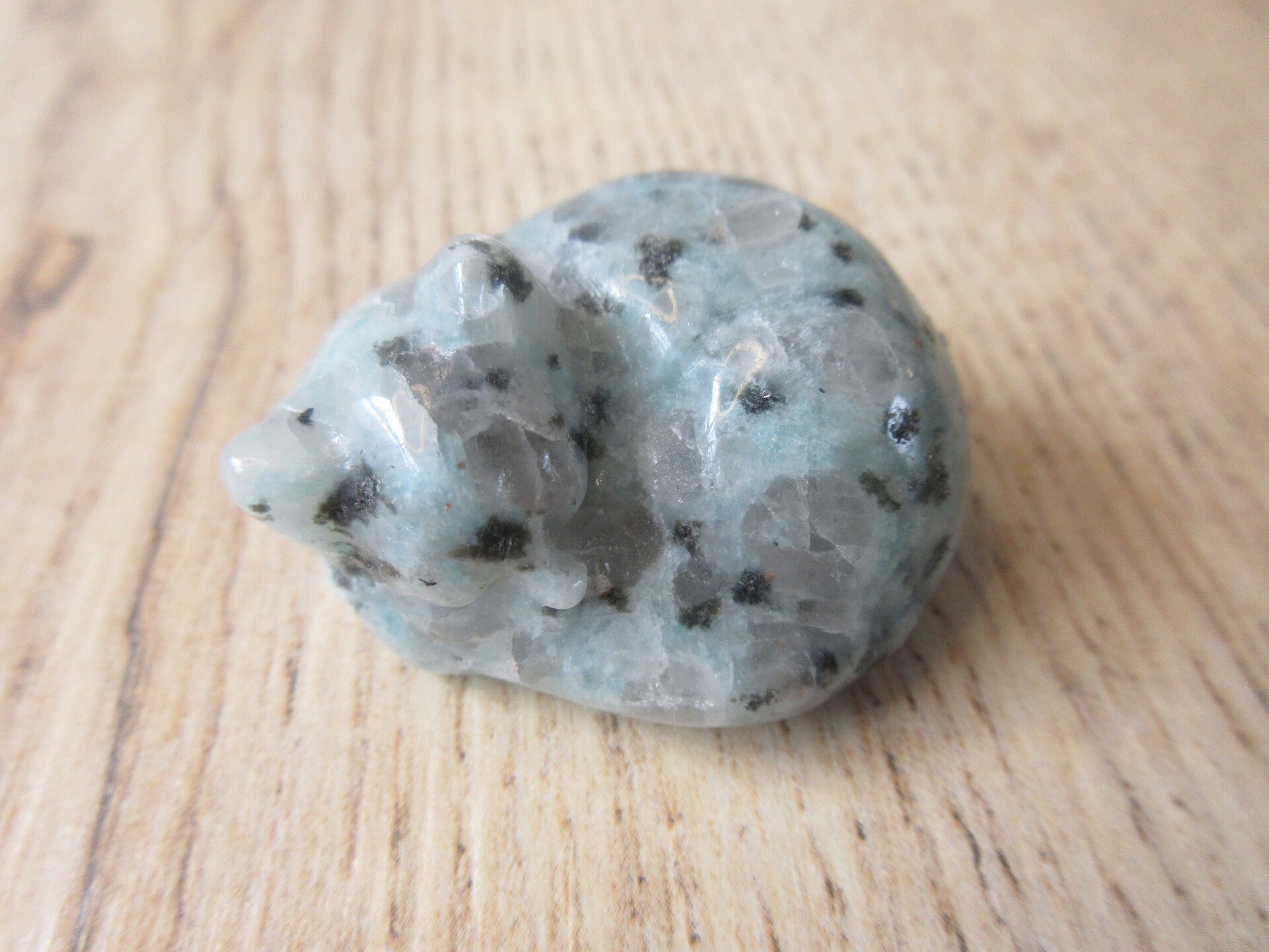 Kat liggend Kiwi/Lotus Jaspis (#69)