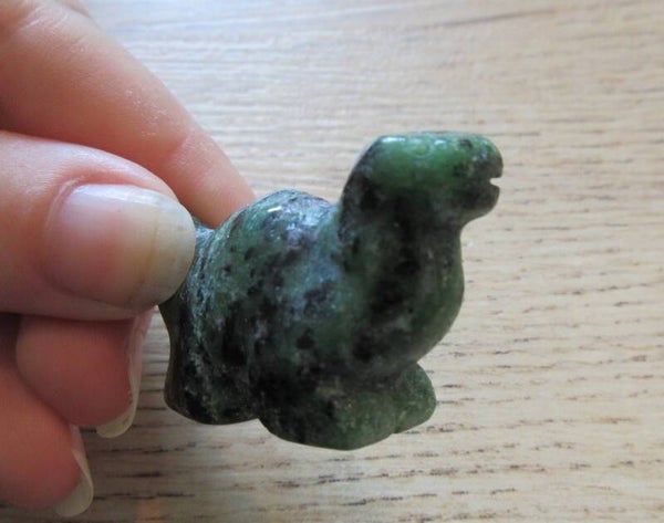 Dino Brontosaurus Robijn in Zoisiet (#732)