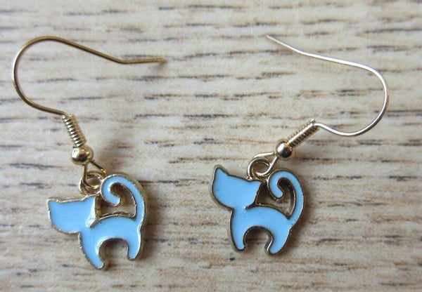 Oorbellen kat goudkleurig 15 Licht blauw