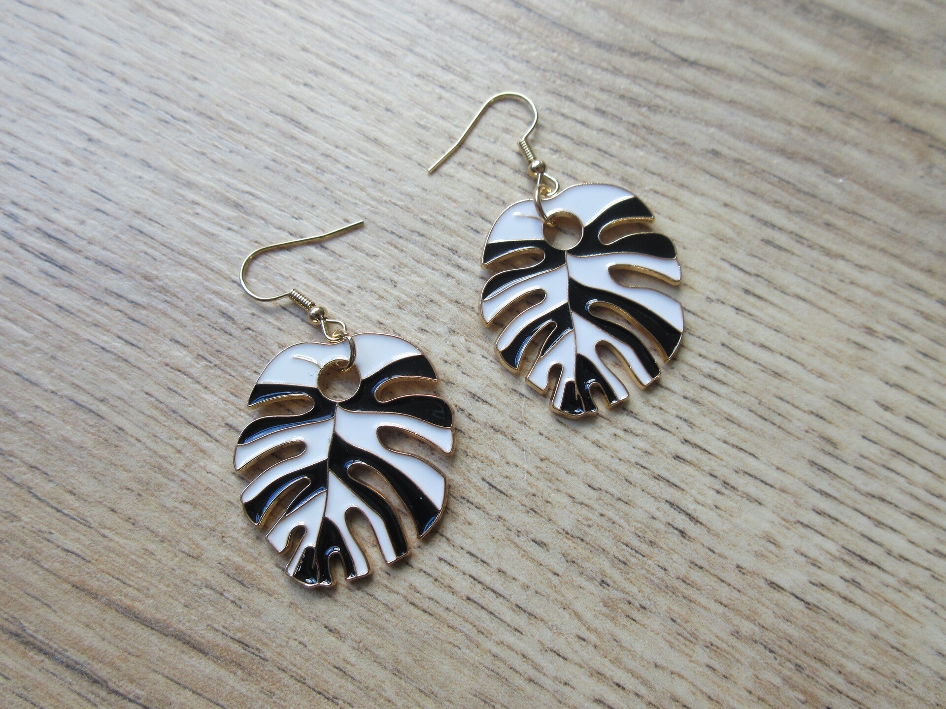 Oorbellen Monstera blad Zwart/Wit