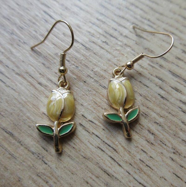 Oorbellen Gele tulp Goudkleurig