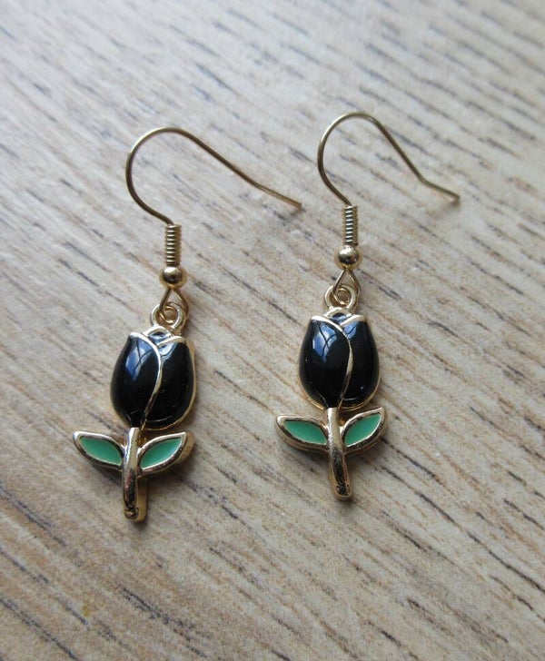 Oorbellen Zwarte tulp Goudkleurig