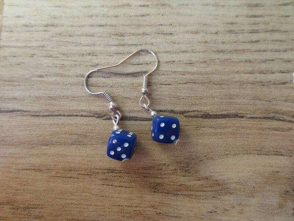 Oorbellen Dobbelsteen klein Donker blauw