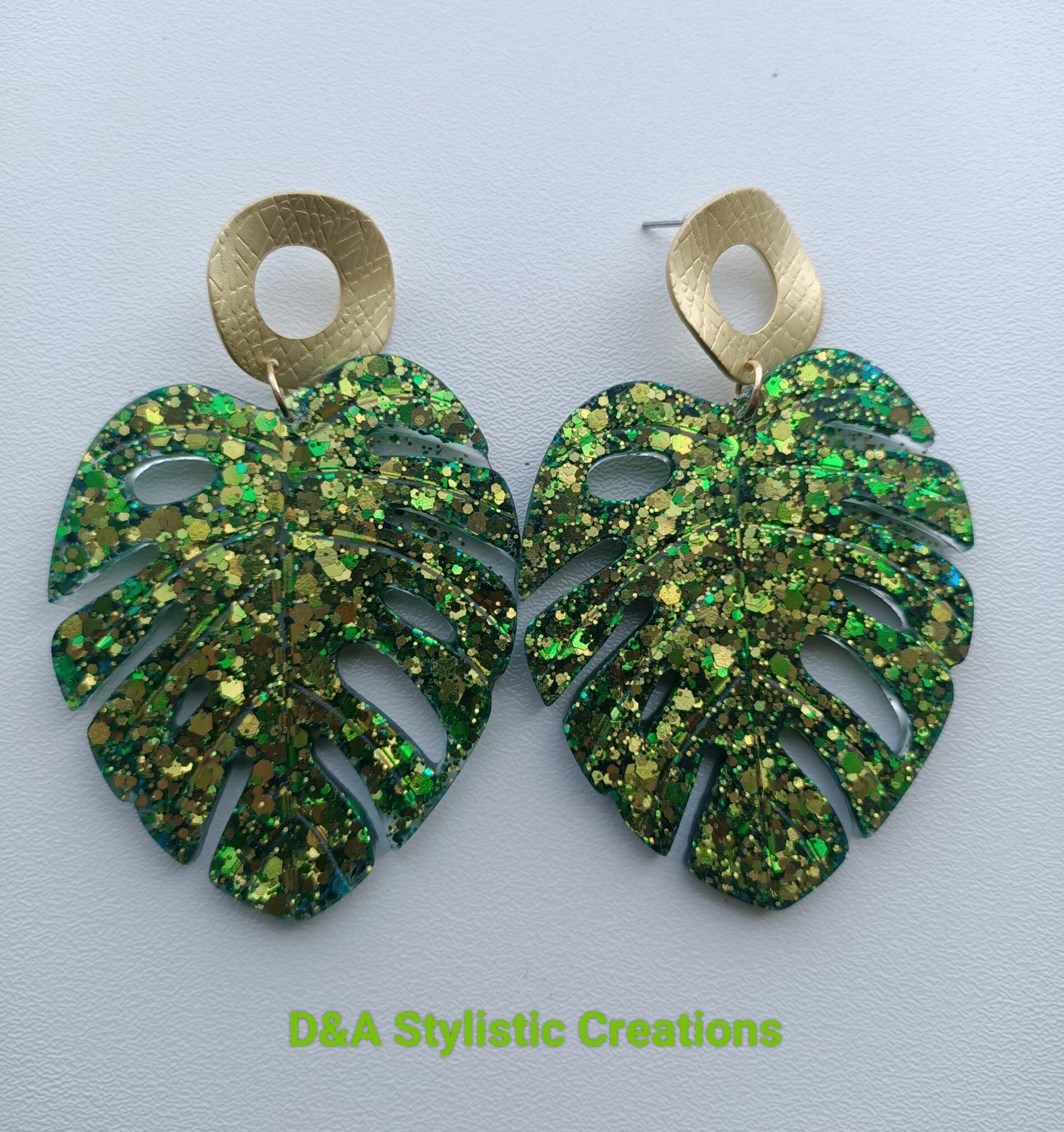 Monstera Leaf Cameleon green Earrings