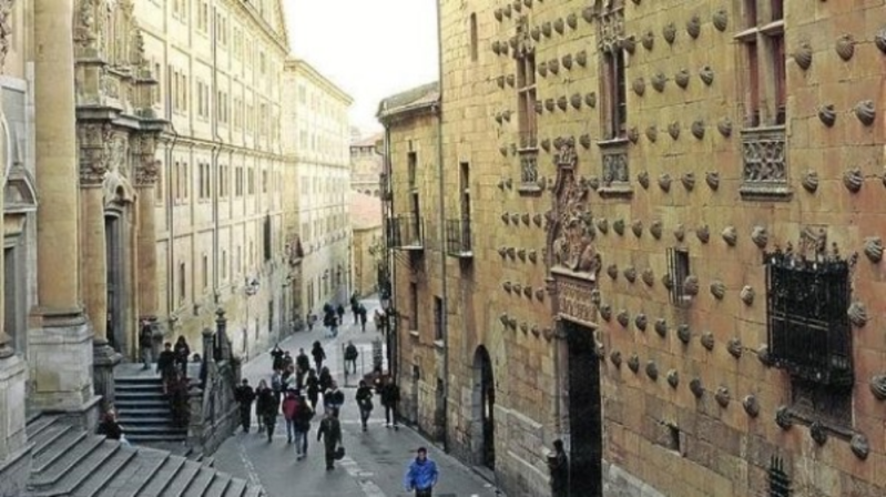 Calle de la Compaña in Salamanca