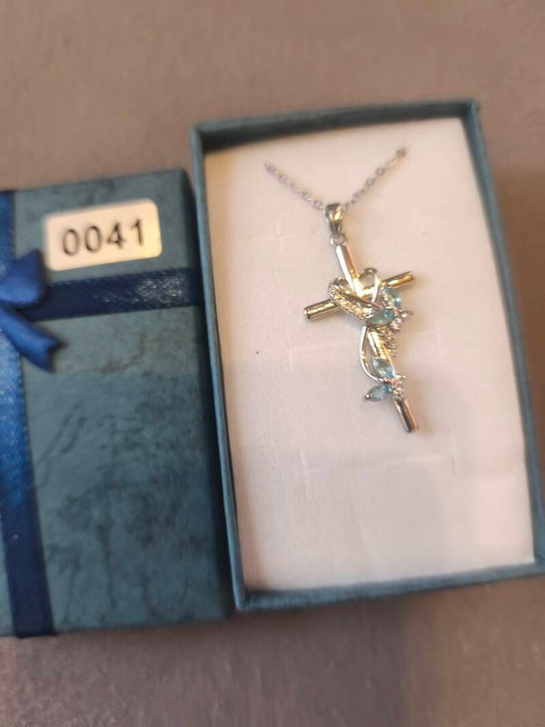 Kette mit Kreuz Anhänger