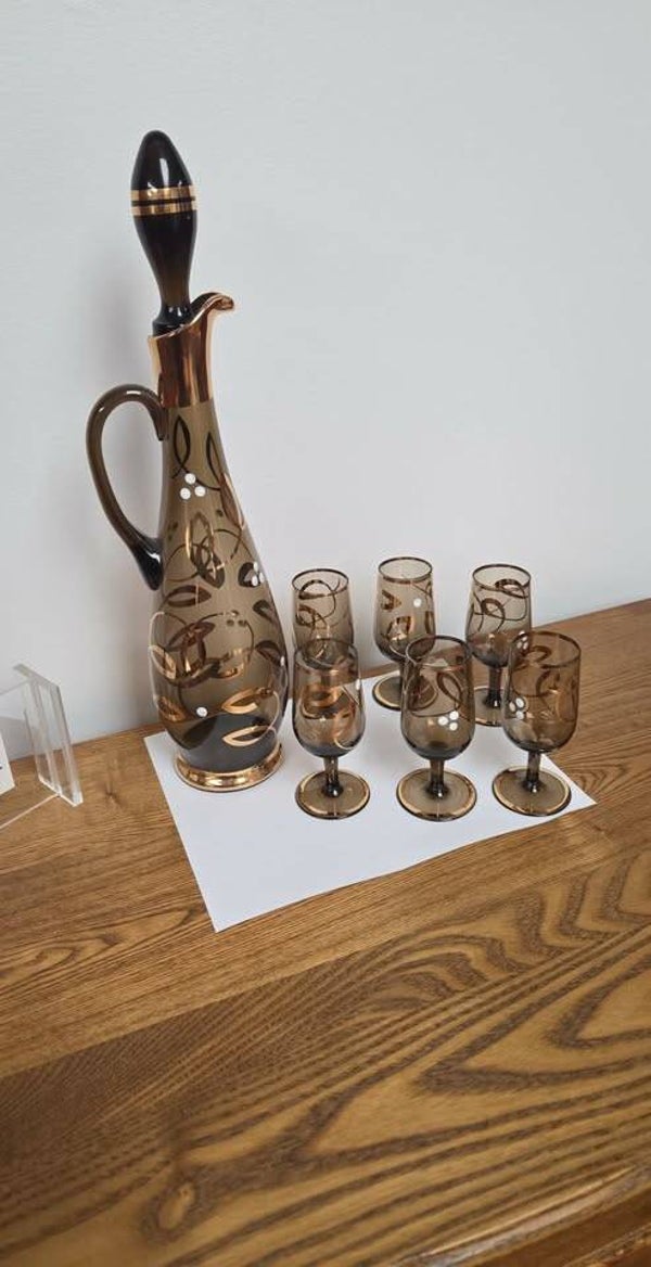 Splendeur Vintage : Carafe et 6 Verres en Cristal de Bohème Fumé & Or (Années 1960)