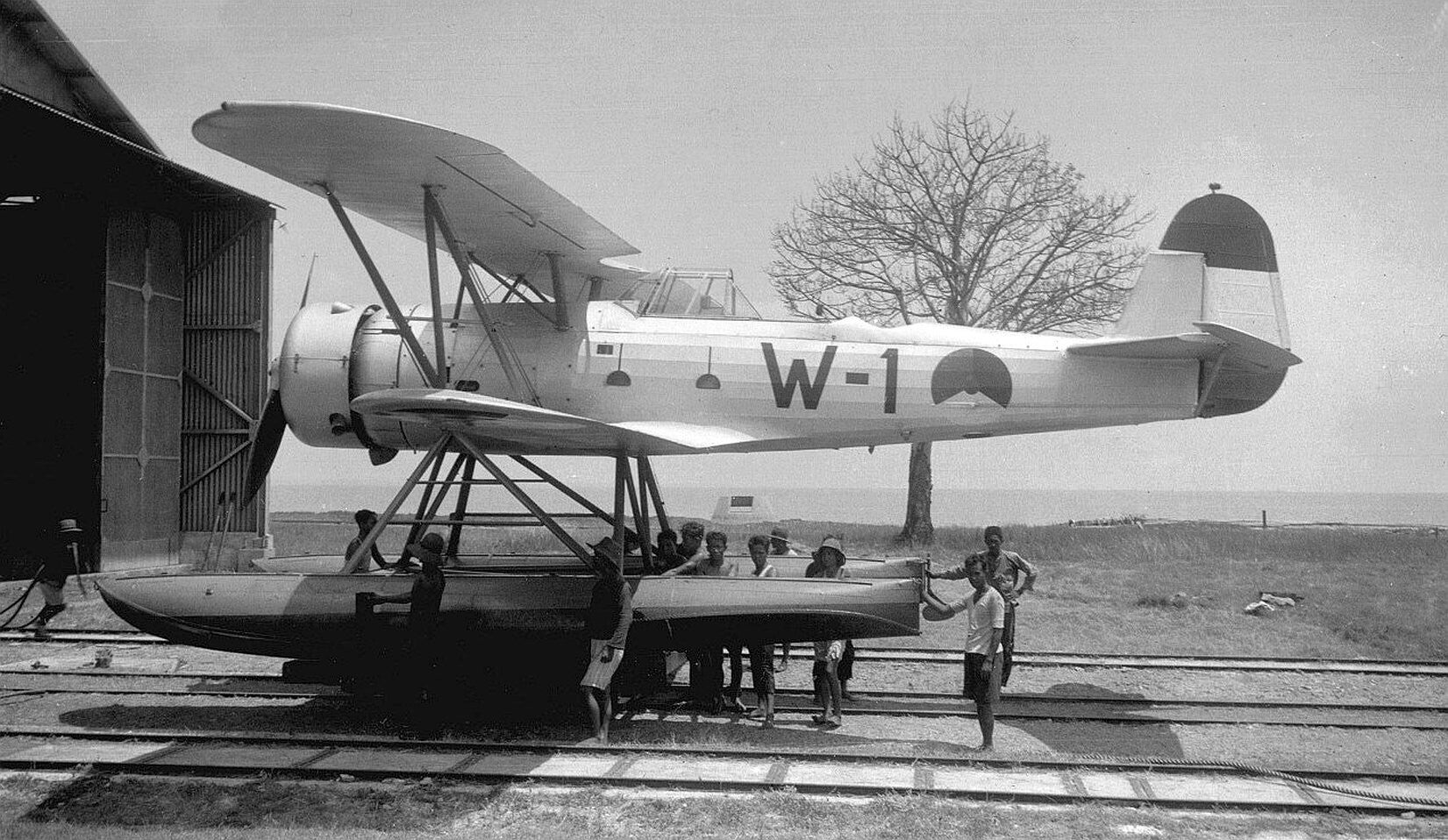 zeldzaam MLD boek monteurs Fokker CXI W Marine Luchtvaartdienst Wright Cyclone  1936