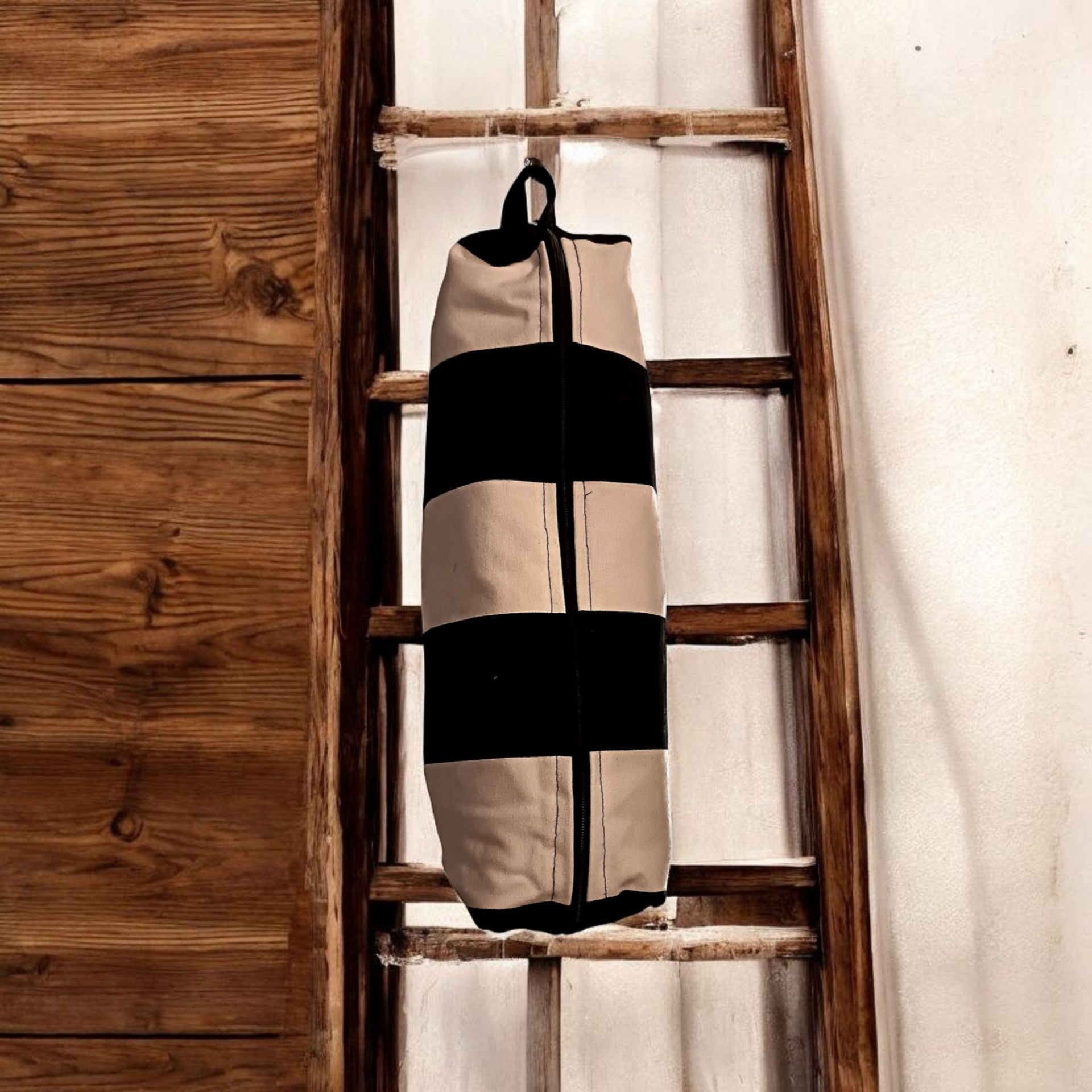 Monikäyttöinen pussukka; raidallinen