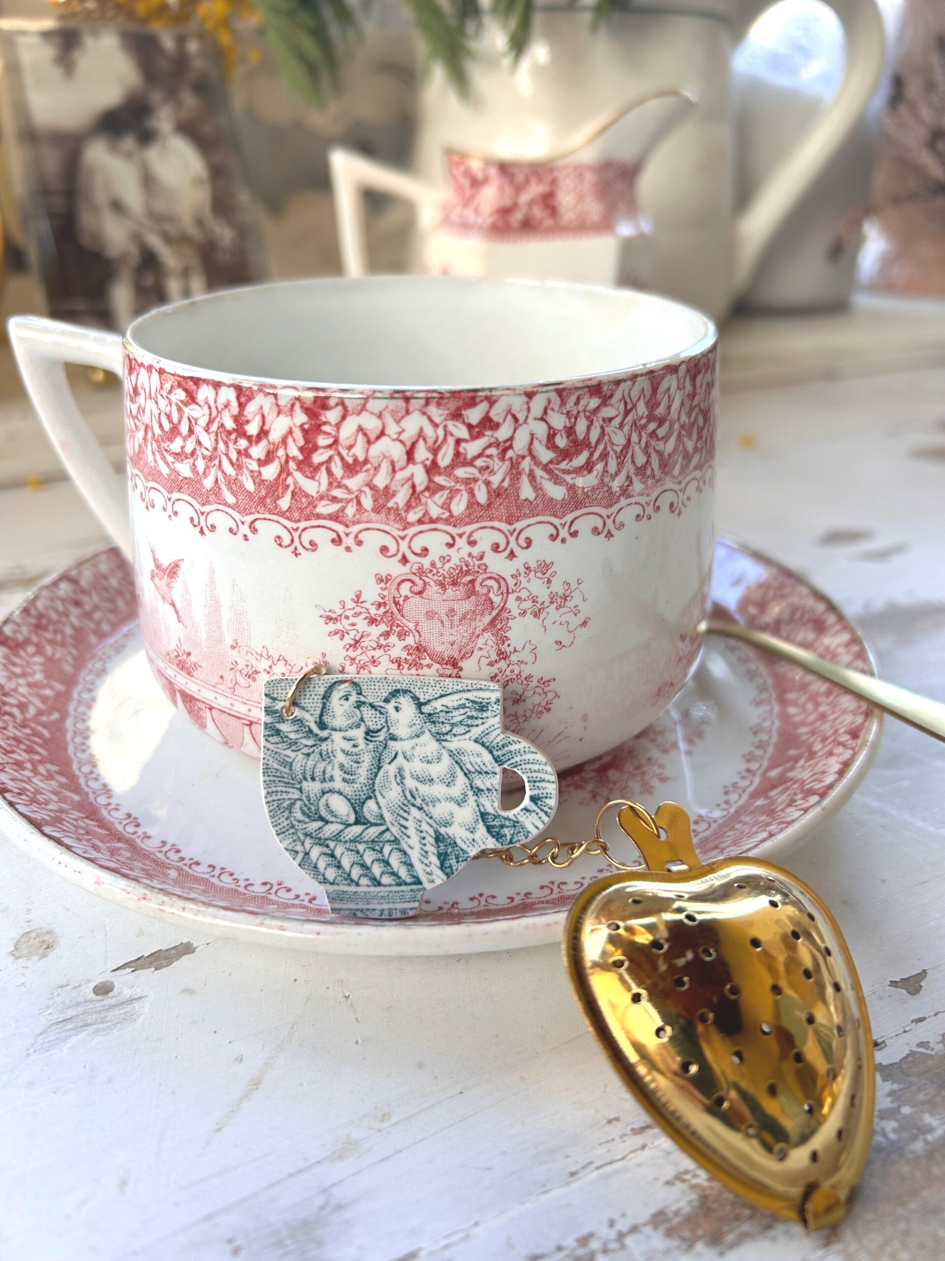 Infuseur a thé - tasse et colombes