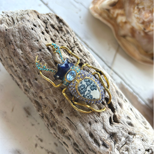 Broche Scarabée doré & faïence ancienne Salins Strasbourg