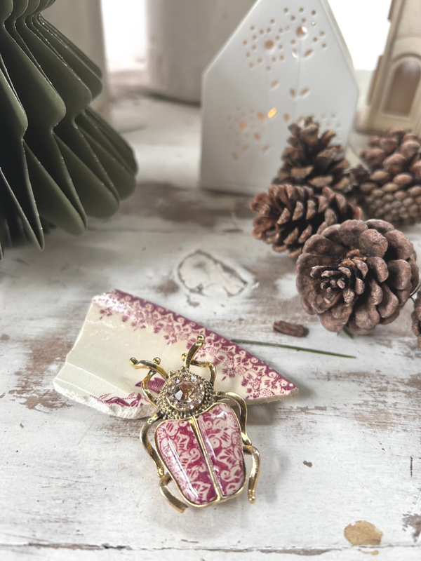 Broche Hanneton rose