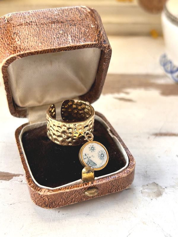Bague à breloque - Faïence ancienne