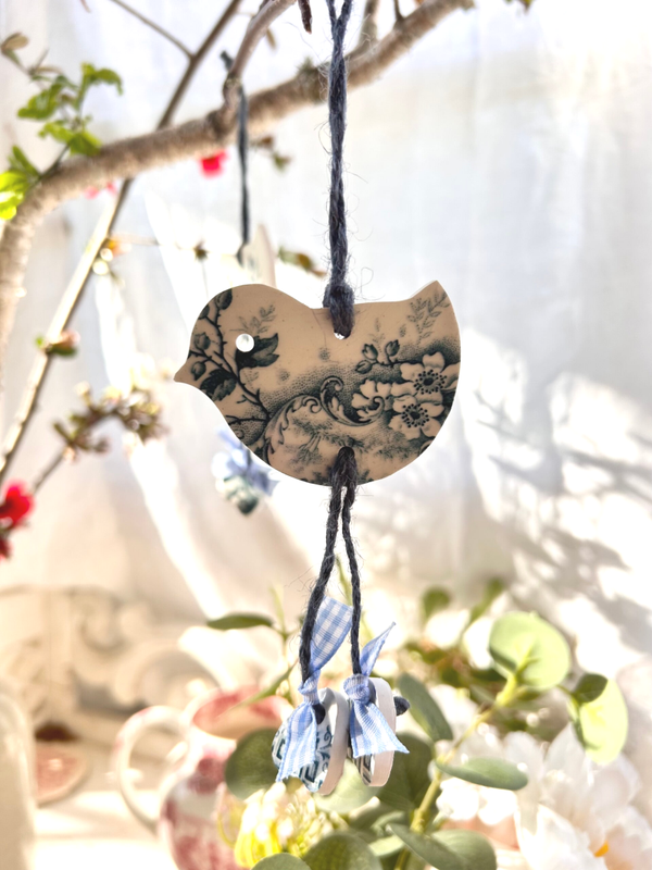 Poussins a suspendre