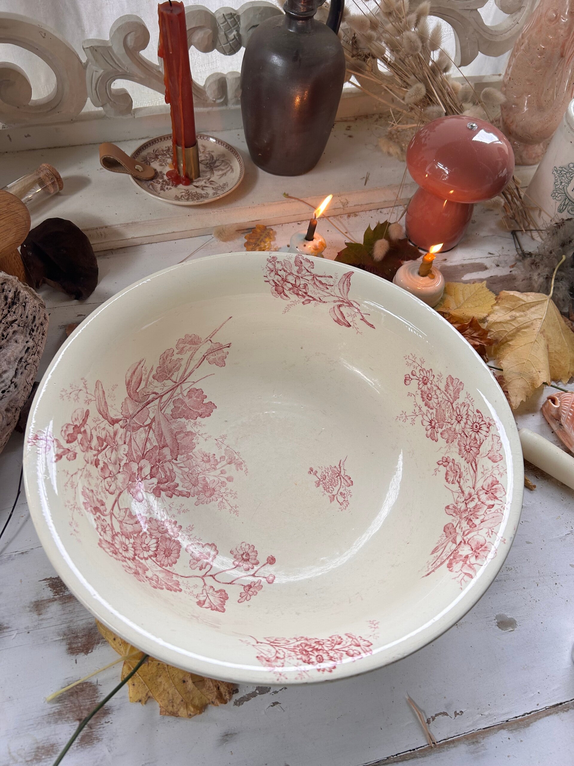 Vasque en faïence – Terre de fer Pexonne, modèle “Giroflées”