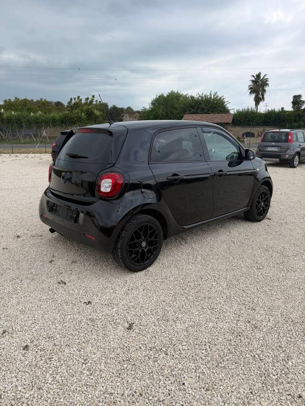 Smart for four TOTAL BLACK